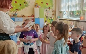 Pani Ania czyta dzieciom (5)