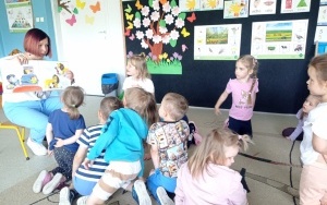 Pani Ania czyta dzieciom (8)