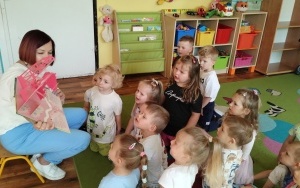 Pani Ania czyta dzieciom (5)