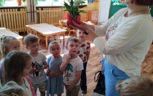 Pani Ania czyta dzieciom (2)