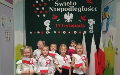 Szkoła do hymnu (10)