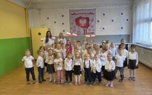 Szkoła do hymnu (3)