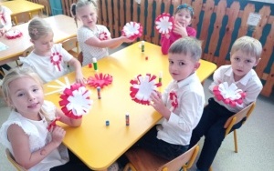 Szkoła do hymnu (9)